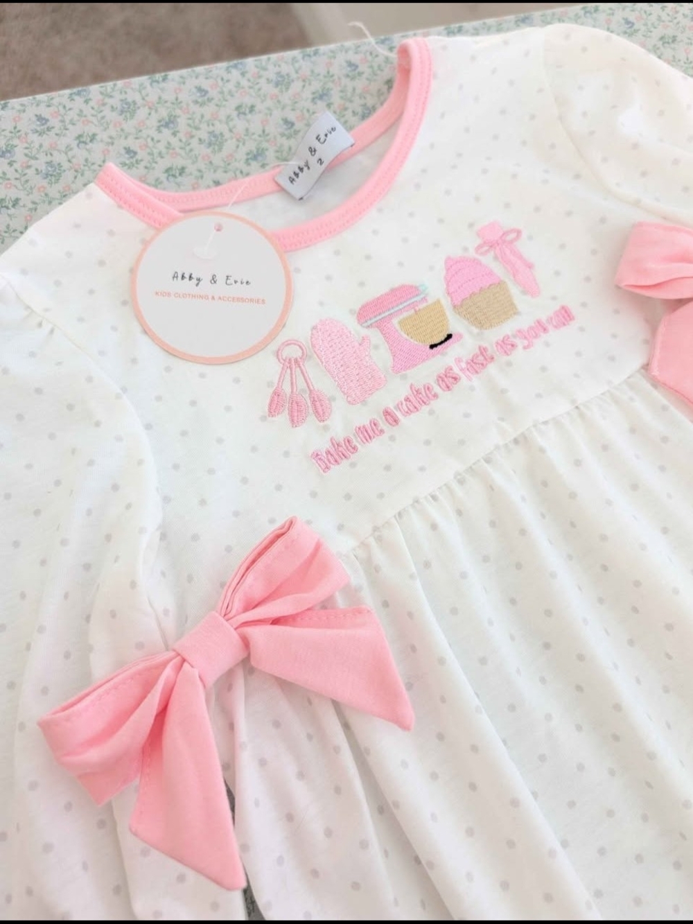 NWT 2T Embroidered Pat A Cake Bubble
